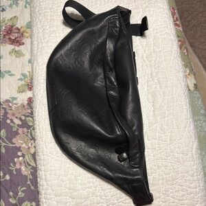 Louis Vuitton Discovery Bumbag